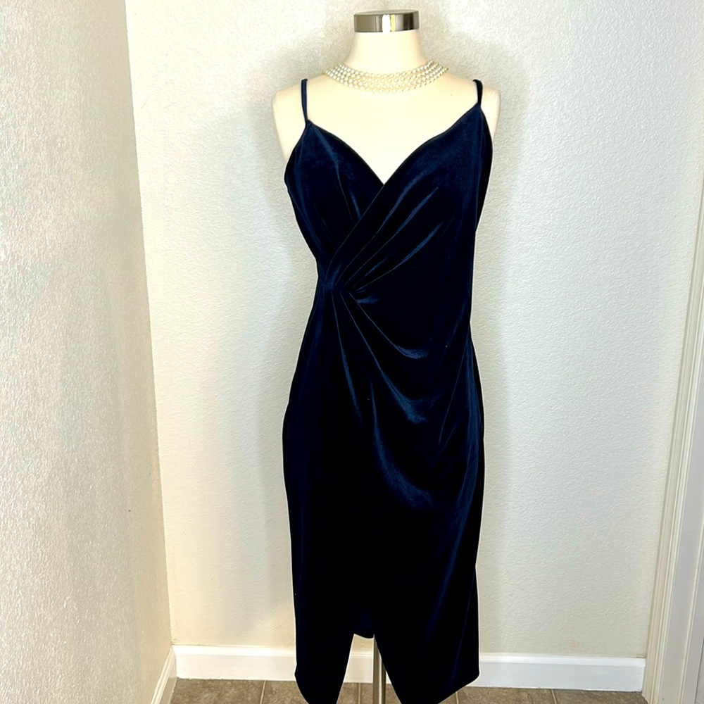 MISSUFE NWOT Navy blue Midi dress Medium vevelt texture with adjustable …